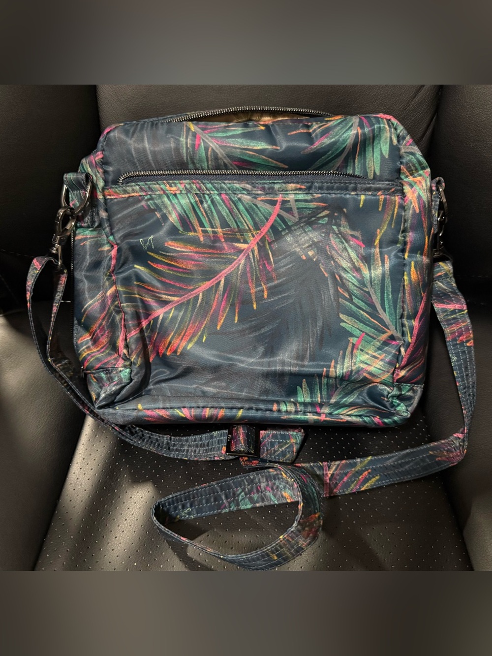 Lug Ranger in Tropical Multi - Picture 6 of 7